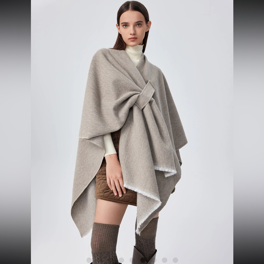 NWOT Winter Warm Shawl